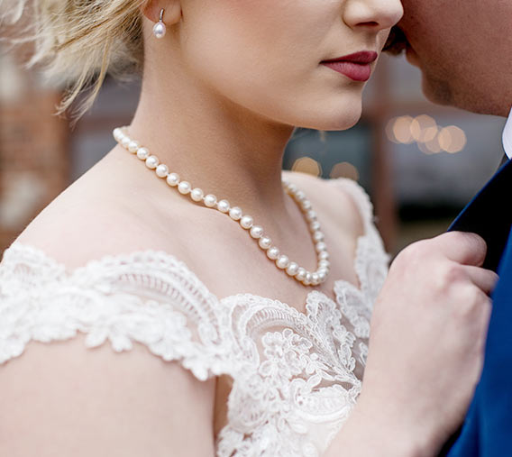 https://diamondsandmorejewelers.com/wp-content/uploads/2019/03/bridal-pearl-set-small-img.jpg